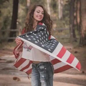 Brooke Brown - Somewhere In Between